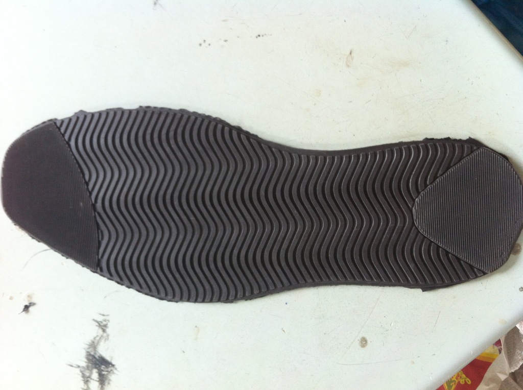 开平市苍城讯发五金橡胶制品厂 专业制造优质橡胶鞋底，厂家直供，价格透明